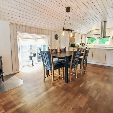 Lenya - 33km From The Sea By Interhome *