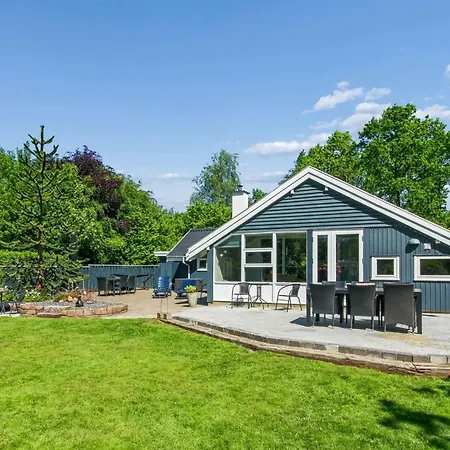 Lenya - 33km From The Sea By Interhome